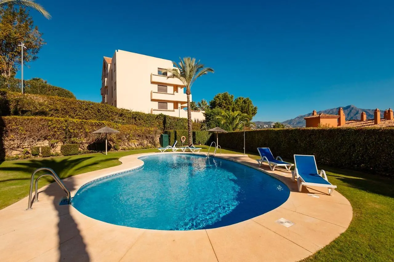 Holiday Apartment With Private Garden, Barbecue And Pool, Benahavis Estepona 0*,  Spanyolország