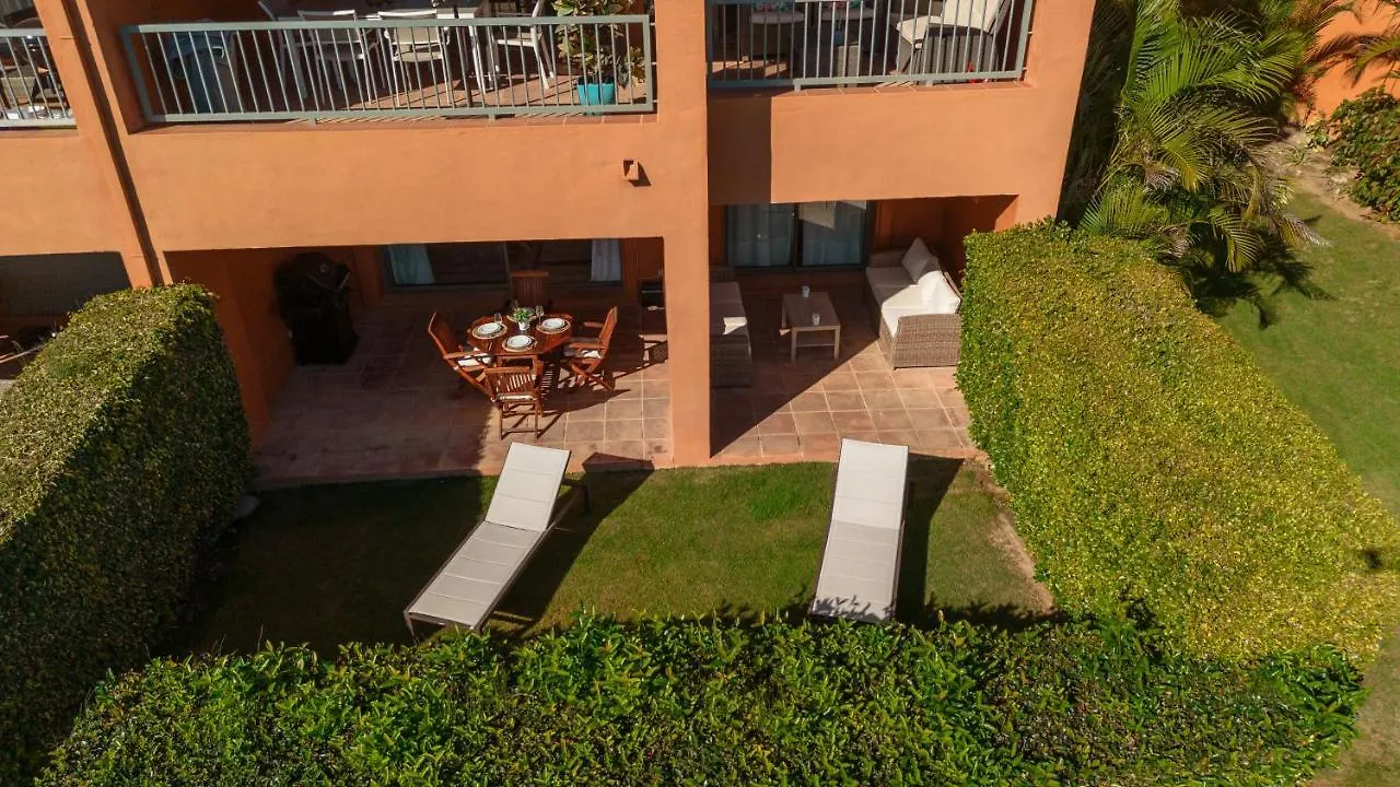 Holiday Apartment With Private Garden, Barbecue And Pool, Benahavis Estepona 0*,