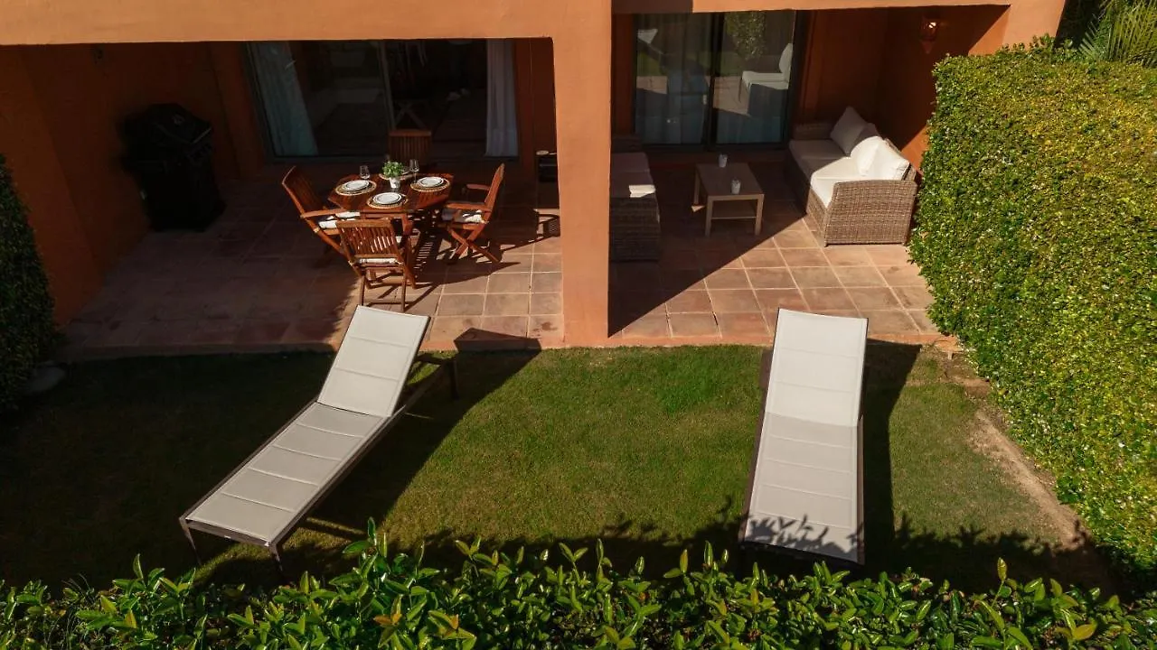 Holiday Apartment With Private Garden, Barbecue And Pool, Benahavis Estepona