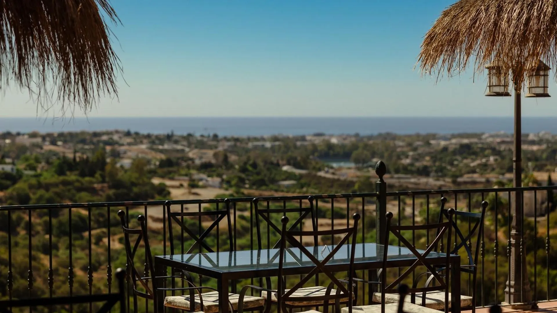 Holiday Apartment With Private Garden, Barbecue And Pool, Benahavis Estepona