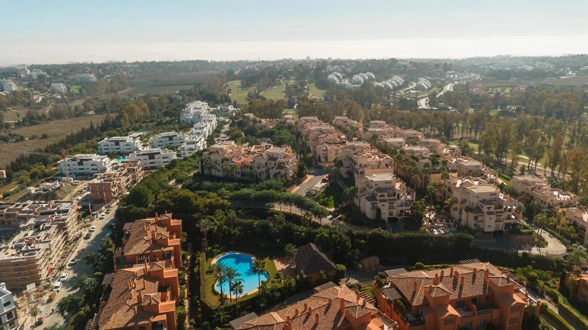 Holiday Apartment With Private Garden, Barbecue And Pool, Benahavis Estepona